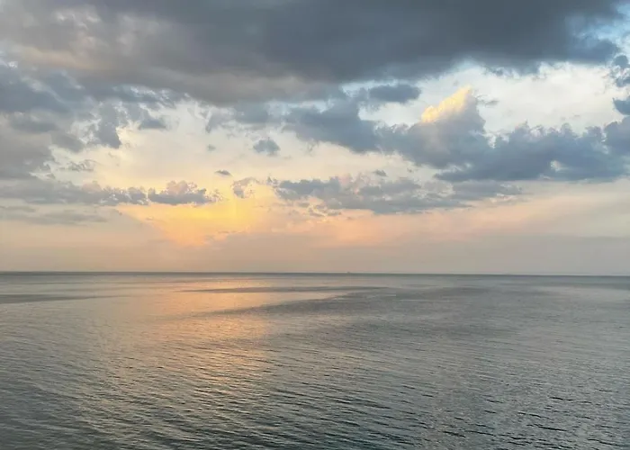 アパート Sky44apt Delfinariu Faleza Nord *