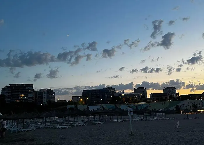 Sky44apt Delfinariu Faleza Nord アパート